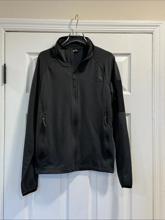 *The North Face Men’s Black Lightweight Full Zip Fleece Jacket Small