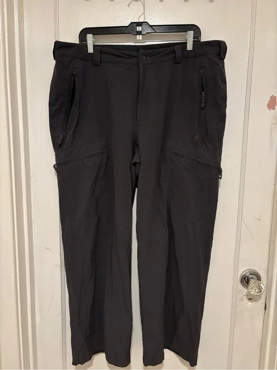 The North Face Men's Black Cargo Pants - Zip Pocket Utility Style