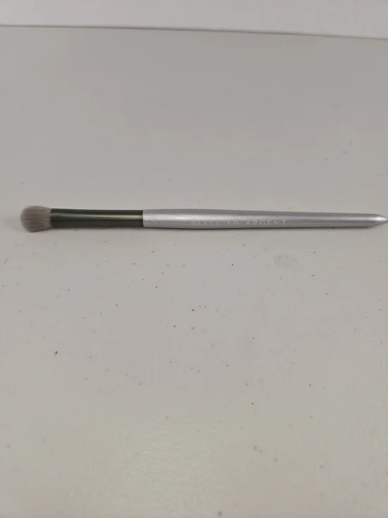 BELL EN ARGENT Silver Eyeshadow Blending Brush - Soft Tapered Eye Brush