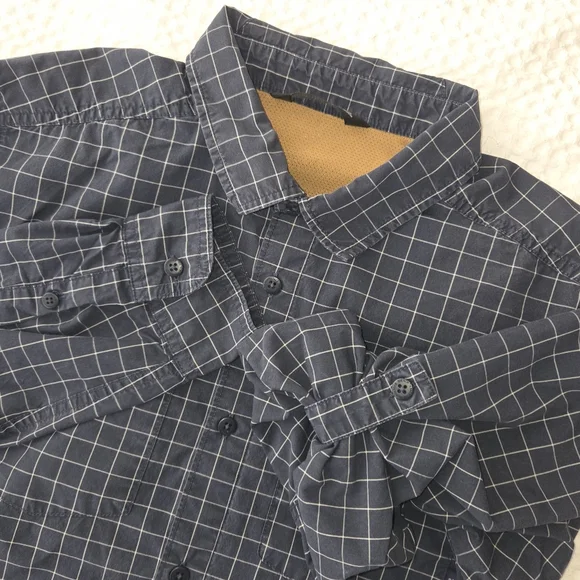 The North Face Men's Large Blue Plaid Button Down Long Sleeve Vented Shirt