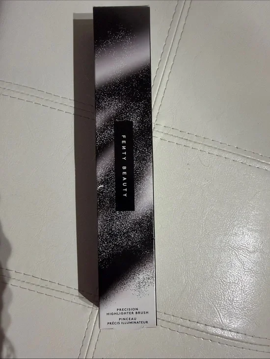 Fenty Beauty Precision Highlighter Brush - Black & White Speckle Design