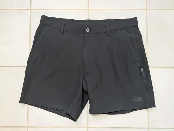 The North Face Men's 38 Shorts Flash Dry Black Zip Pocket Hiking Outdoor Utility