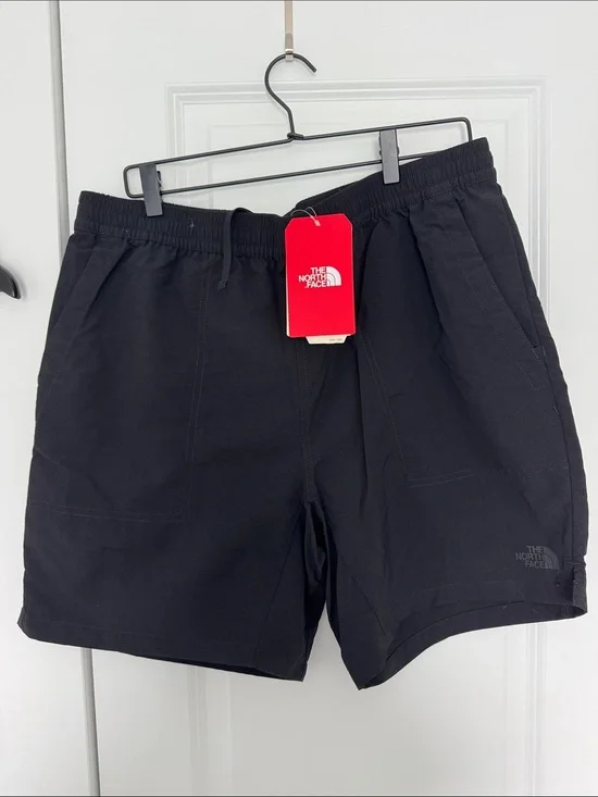 The North Face Men’s Black Athletic Elastic-Waist Shorts