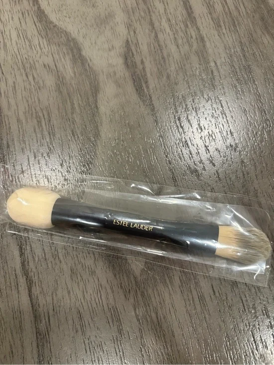 * New Estée Lauder Double Ended Dual Foundation Brush + Sponge Sealed