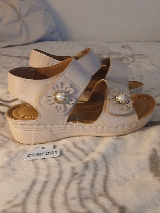 Women's Beige Floral Pearl Wedge Sandals