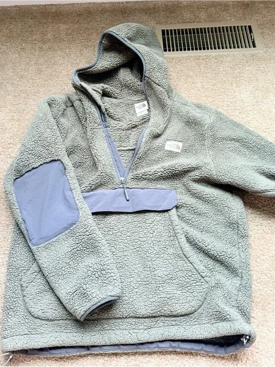 The North Face men’s hoodie campshire Sherpa Fleece Pullover in Sage Green sz m