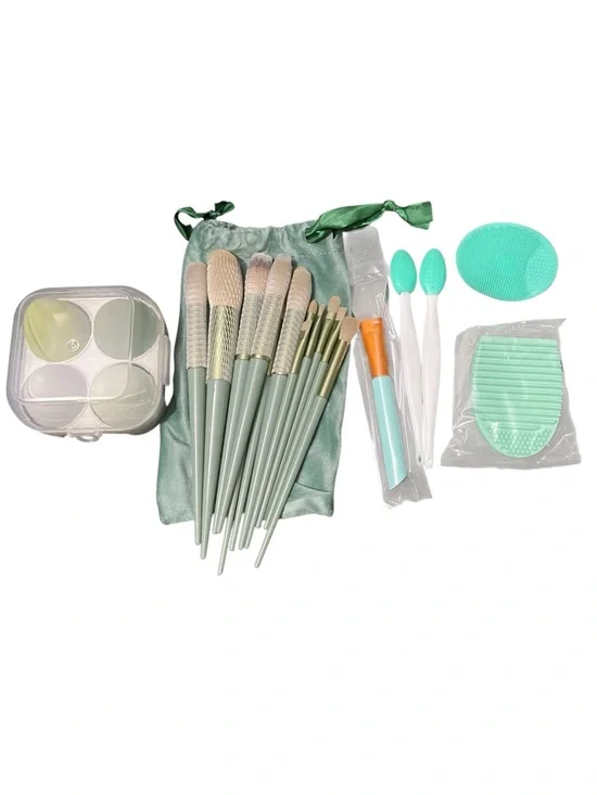 NEW 22 Piece Make Up Beauty Tool Set - Brushes, Sponges, Etc.