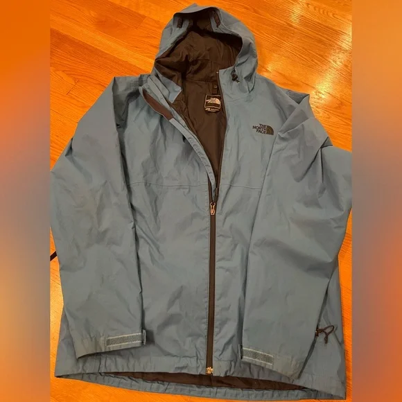 The North Face Men's Slate Blue hyvent jacket