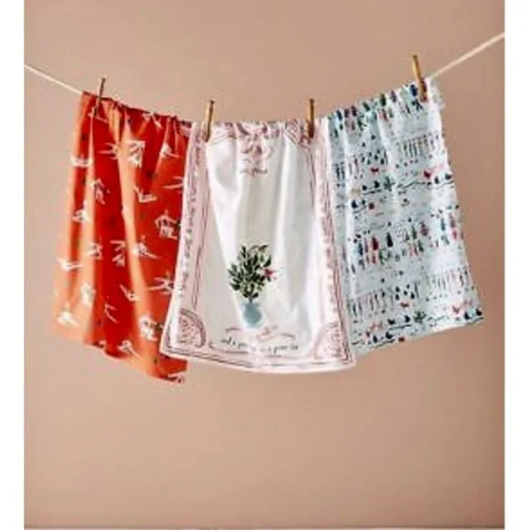 NWOT Anthropologie Delightful Dish Towel.