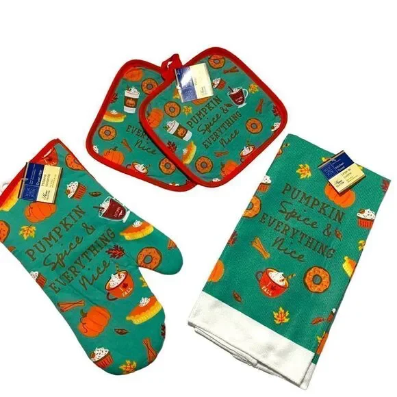 NWT 4 Piece Thanksgiving Kitchen Set Pot Holders/ Oven Mitts & Towel