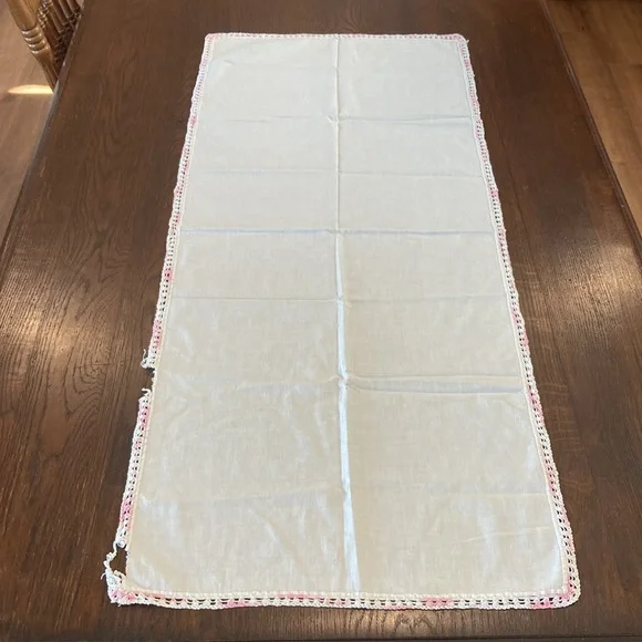 Table Runner Crochet Trim