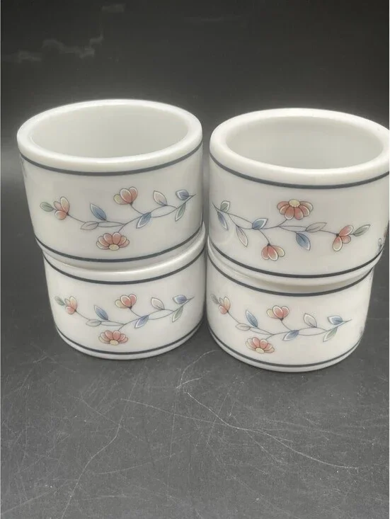 Vtg Princess House Heritage Blossom Group of 4 Napkin Rings Made In Japan