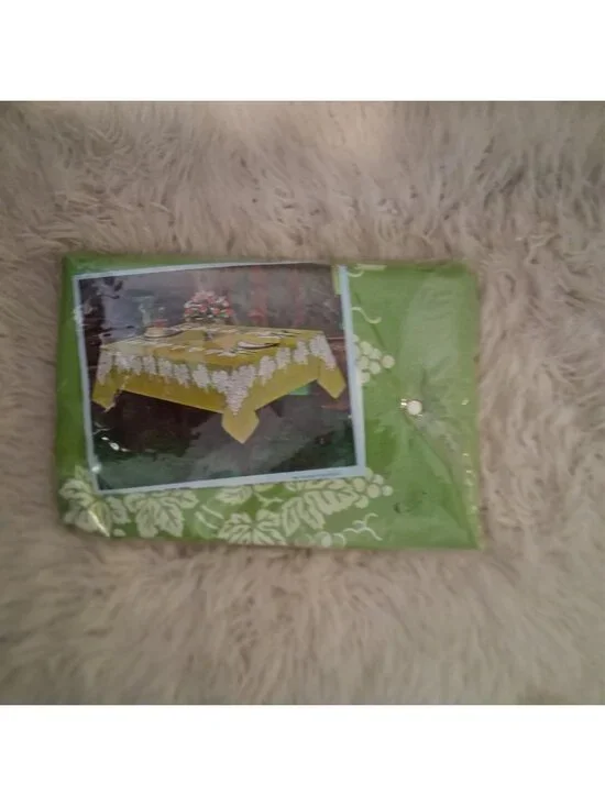 Vintage new in package Arbor tablecloth USA green flocked leaf vine 52x70 oblong
