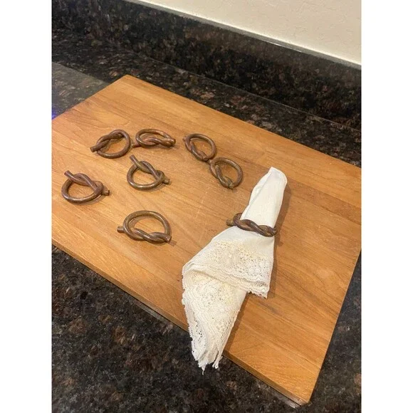 Set of 8 hand-forged iron napkin rings