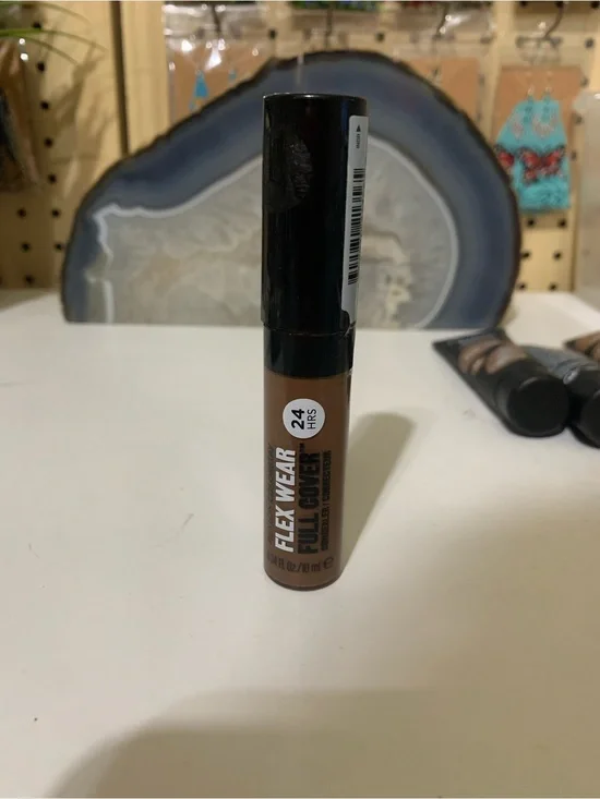 Flex Wear Full Cover Liquid Concealer - Deep Brown (24 Hrs) truffle