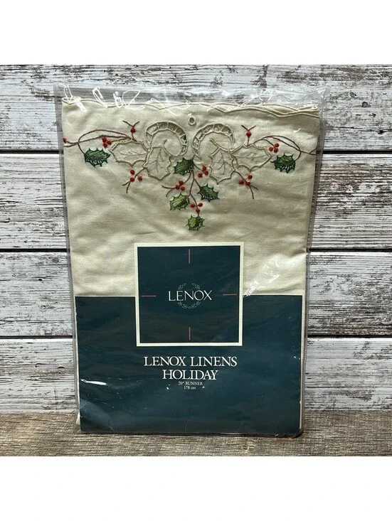 Vintage Lenox Embroidered Holiday 70’ Table Runner Holly Berry 1990 - NEW