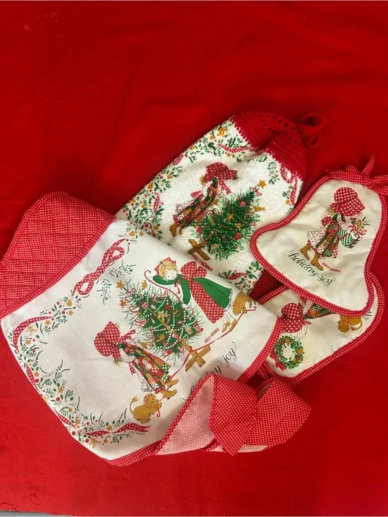 Holiday Holly hobbie Red Christmas Kitchen Towel Potholders and Apron