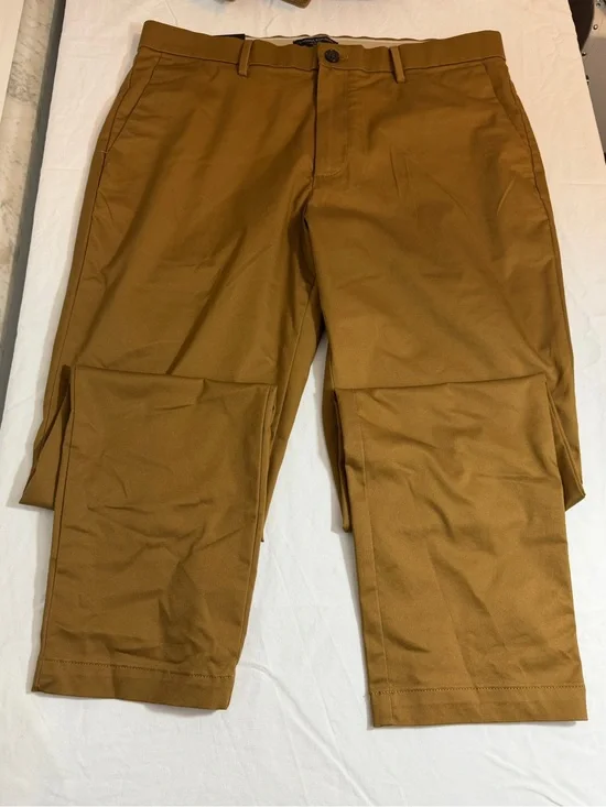 Banana Republic Men's Chino Pants in Caramel Brown