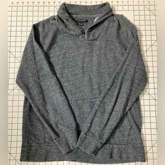 Banana Republic Men’s Large Charcoal Grey Sweater‎