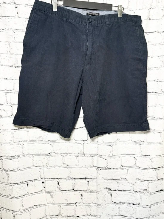 Banana Republic. Men’s Navy Cotton Shorts. Size 36