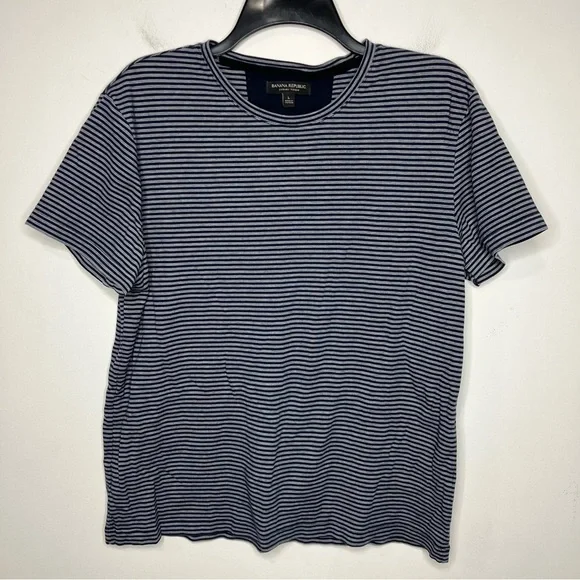 Banana Republic luxury‎ touch striped tee size large