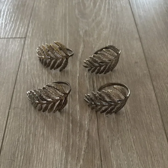 Vintage Silver‎ Metal Leaf Design Napkin Rings Set Of 4