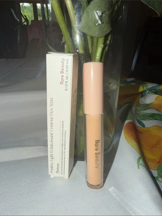 Rare Beauty Radiant Liquid Concealer - Medium Full Size new in Box
