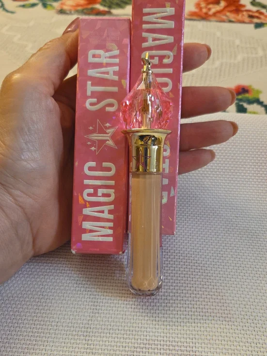 Jeffrey Star Magic Star Concealer (2)