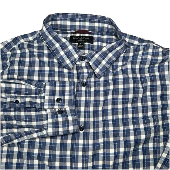 Banana Republic Lightweight Flannel Men’s L Blue Plaid‎ Long Sleeve Button Down