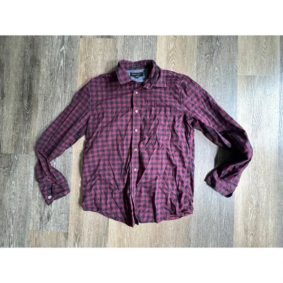 Banana Republic Button Down Mens M Red Black Buffalo Check Untucked Fit Cotton