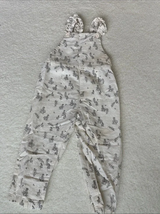 Zara 18-24 Cream Floral Print Overalls