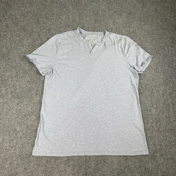 Banana Republic Quick Dry Shirt Men‎ L Blue Breathable Athletic Minimalist Tee