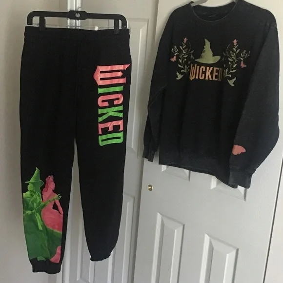 Black wicked joggers with free sweatshirt