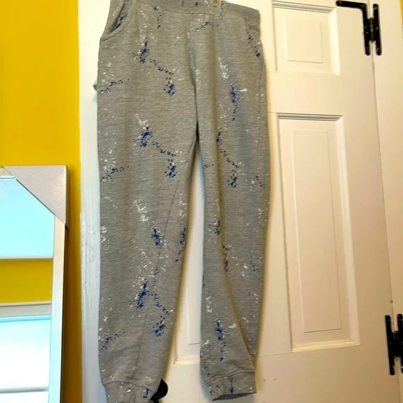 Fun Joe’s sweatpants boys Size XL. Paint splatter design.