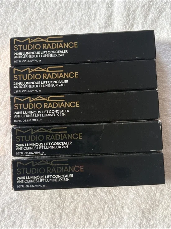 MAC Studio Radiance 24HR Luminous Lift Concealer - never used shades NEW IN BOX