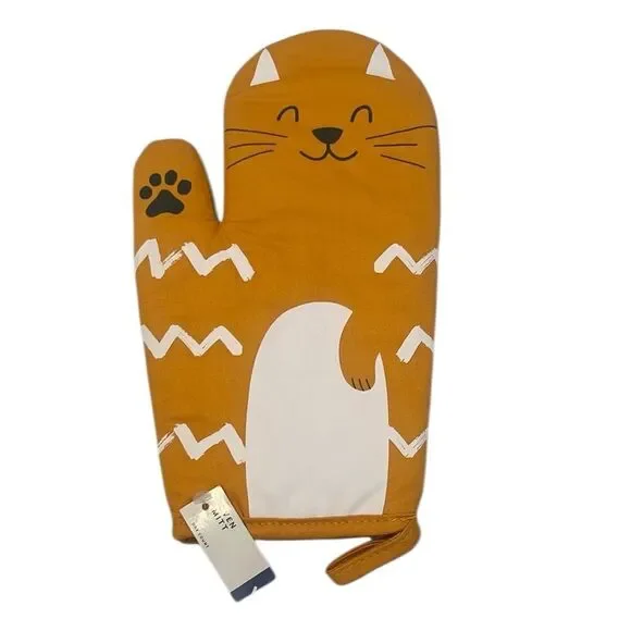 NWT Cat-Themed Brownish and White Oven Mitt