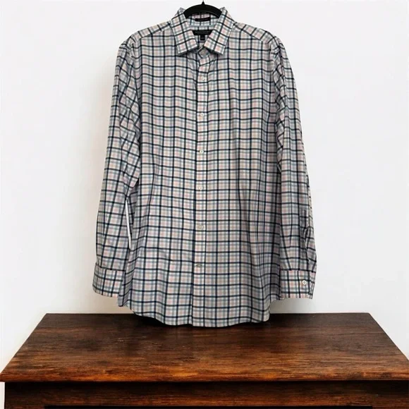 Banana Republic Men’s Plaid Button-Down Shirt – Grant Fit