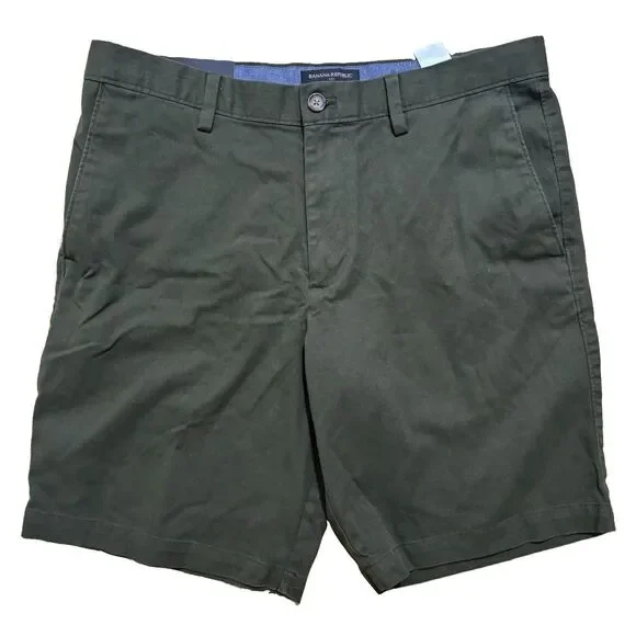 Banana Republic Aiden Shorts Men’s Sz 34 Slim Fit Green Chino 10” Inseam NWT