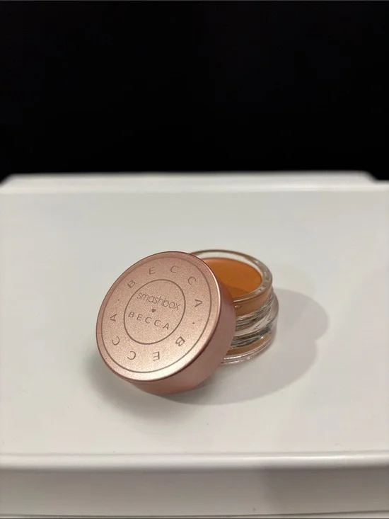 BECCA Smashbox Under Eye Brightening Corrector