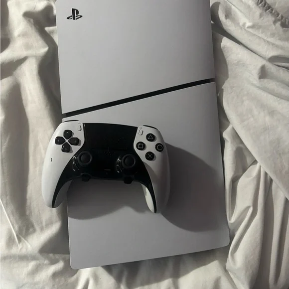 Sony Console with DualSense - Black and White