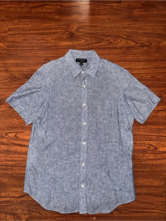 Banana Republic Short-Sleeve Button-Down Shirt in Heather Blue