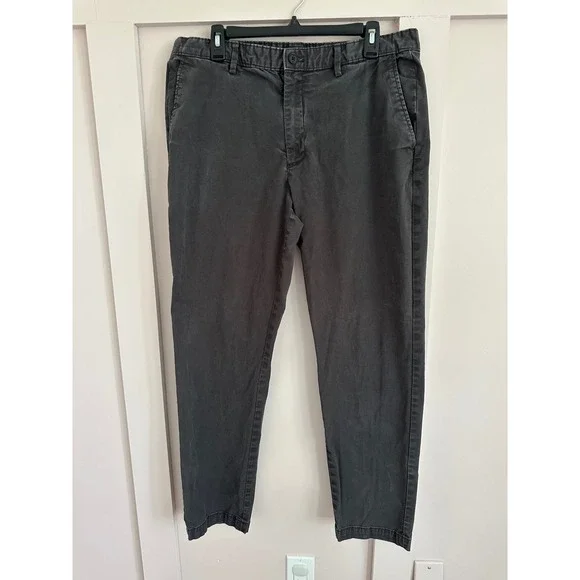 Banana Republic Athletic Fit Chino Pants Mens 35x32 Charcoal Gray Tapered Leg