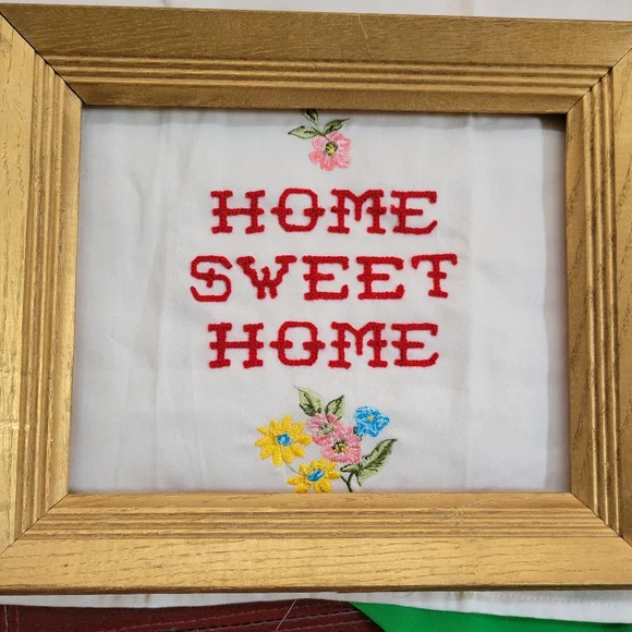 Home Sweet Home  Embroidered Tea Towel ~ Pioneer Woman ~ GUC ~ FINAL PRICE!