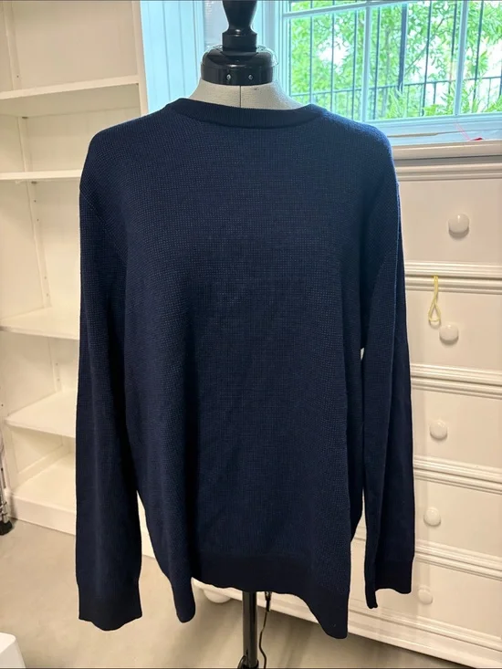 Banana Republic Men's Navy Crewneck Sweater - Textured Knit