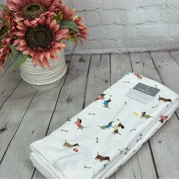 NWT Truly Lou cotton bamboo kitchen towels set of two with dachshunds