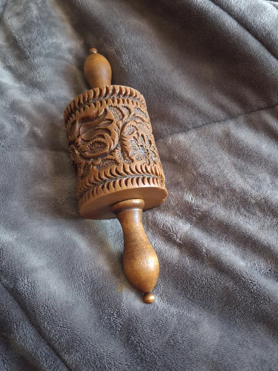Twining Vine Wooden Rolling Pin 1550 Vintage  Great Condition, Collectible