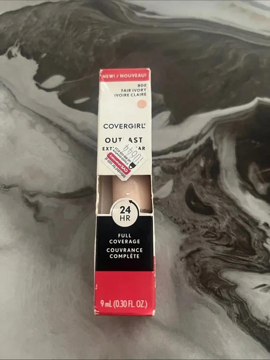 COVERGIRL Outlast 24HR Full Coverage Foundation - Fair Ivory (cream, black, red)