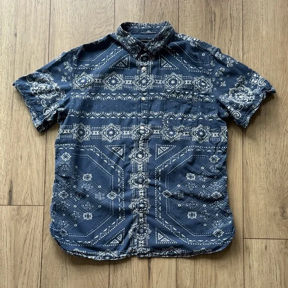 Banana Republic Blue and White Geometric Button Down Shirt Camden Fit Men’s L