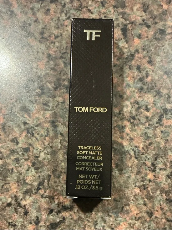 Tom Ford Black & Gold Traceless Soft Matte Concealer Box