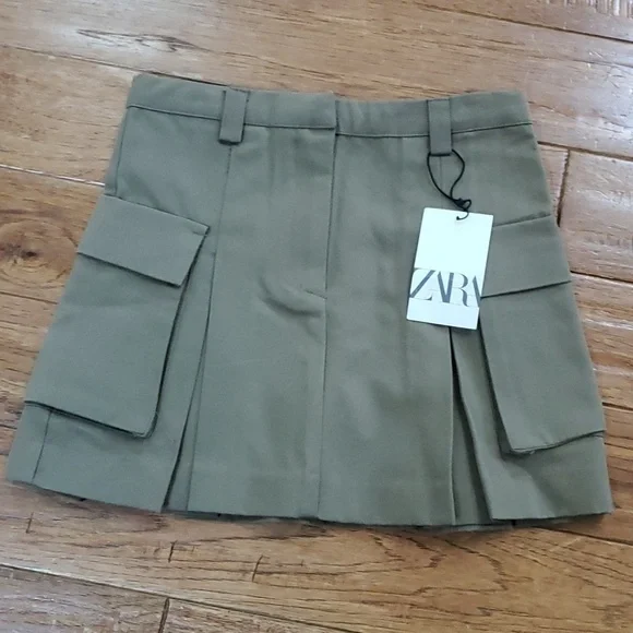 Zara tan/green pleated school uniform cargo skirt